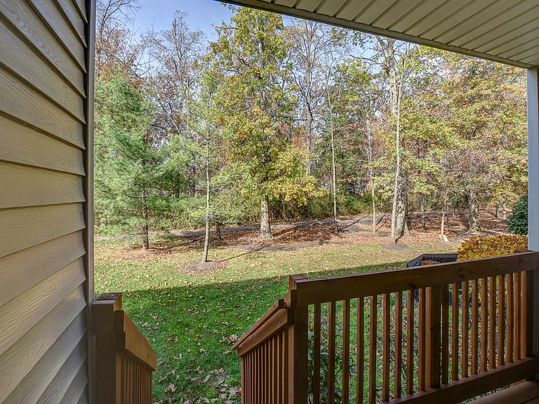 403 Taggert Dr — Photo 32