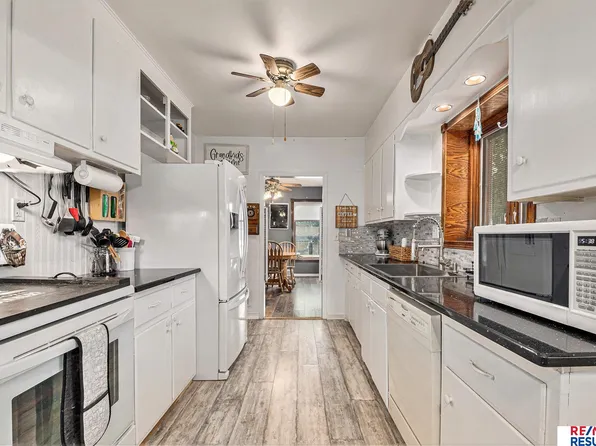 412 W Mission Ave, Bellevue, NE 68005