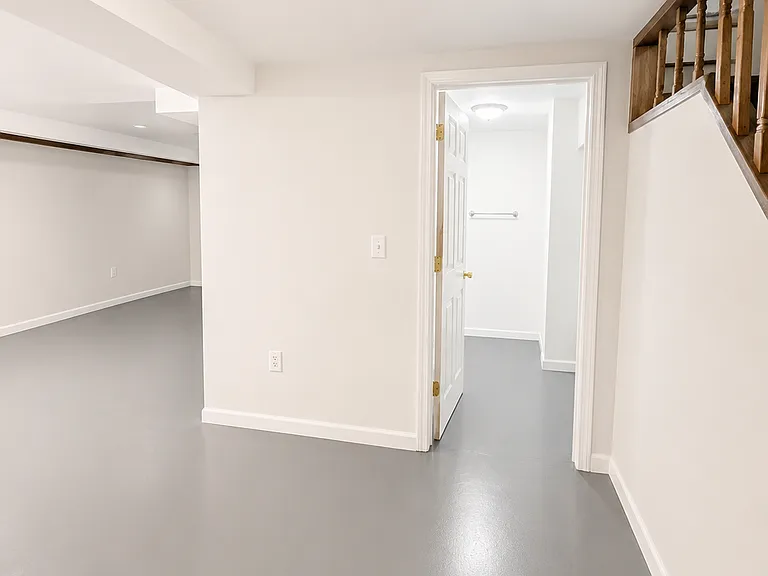 645 Shepley Dr — Photo 17