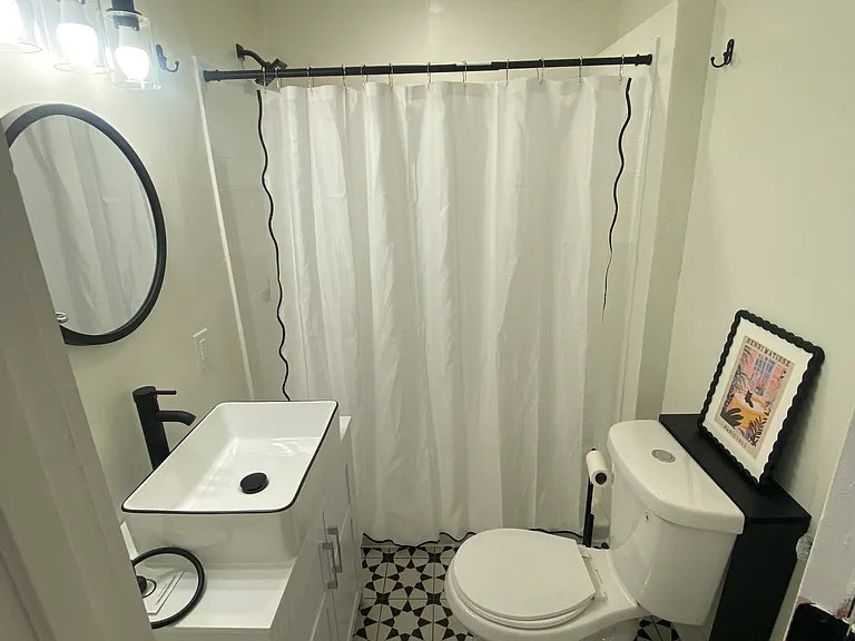 2322 Cecil Ave — Photo 5