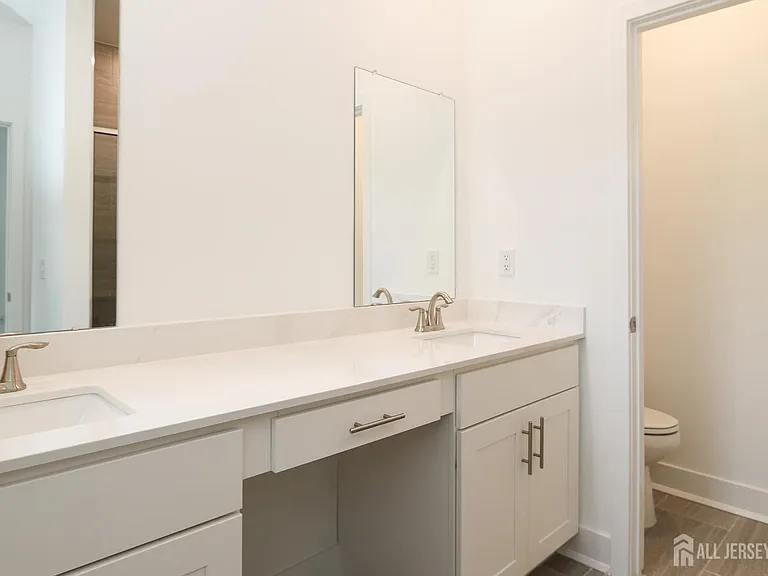 71 Veterans Way — Photo 17
