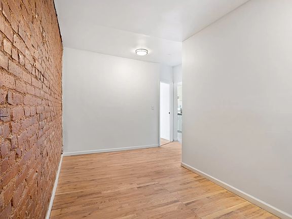 5th image of 434 Lincoln Ave