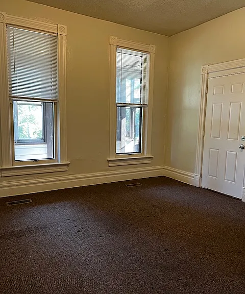 823 3rd St E #1 — Photo 12