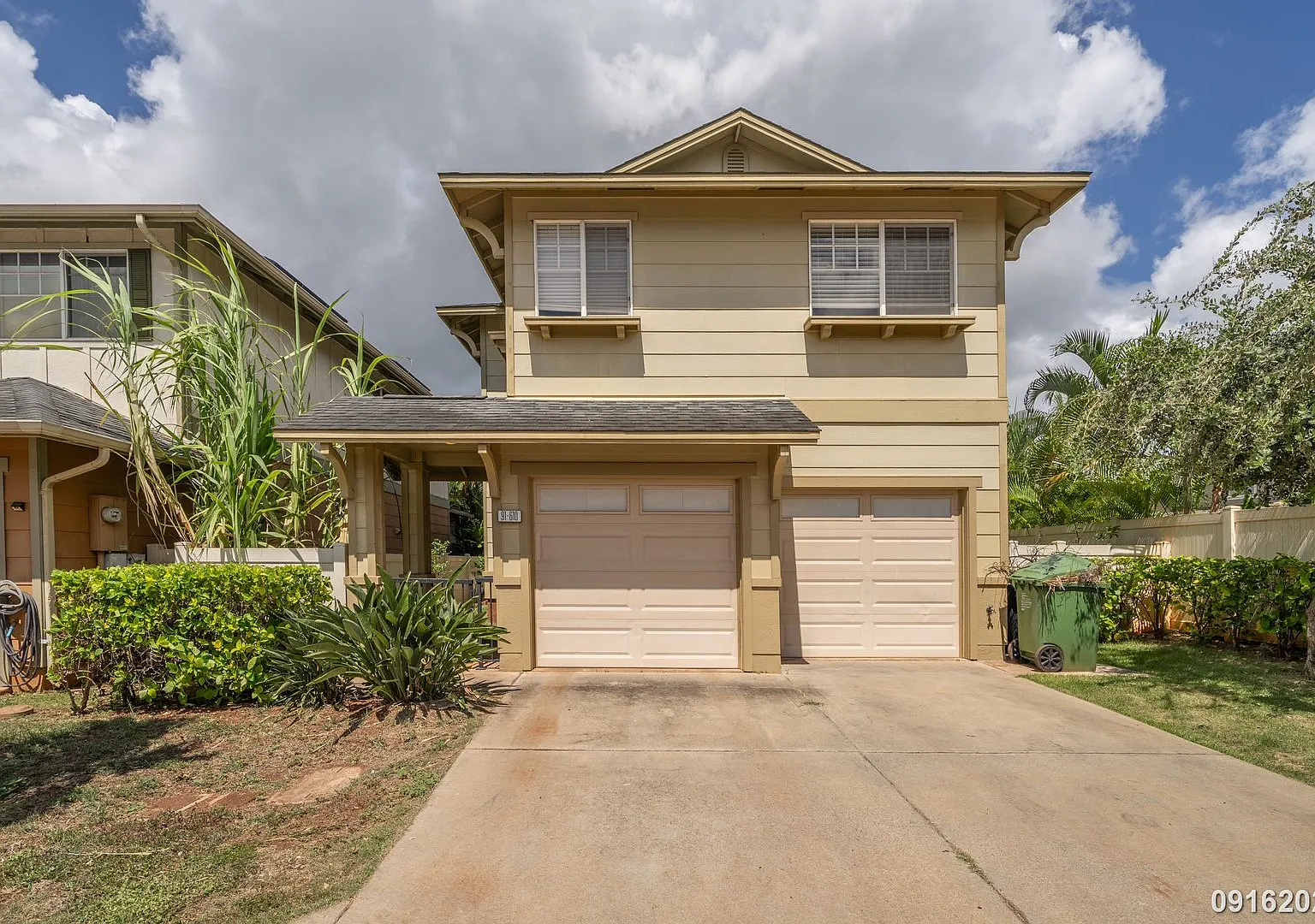 Spacious Ewa Beach Corner Home 4 Bedrooms, 2.5 Bathrooms — Photo 1