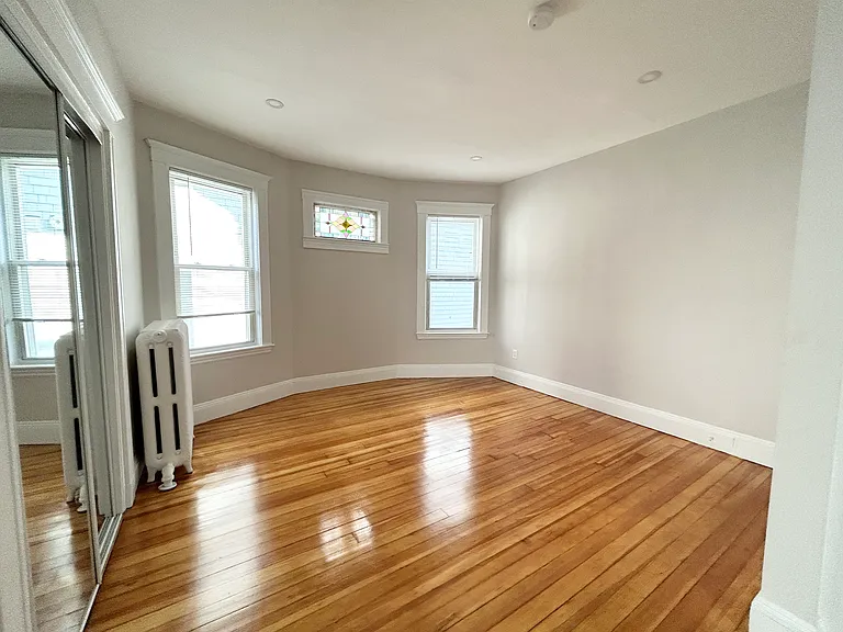 24 Willis St #2R — Photo 5
