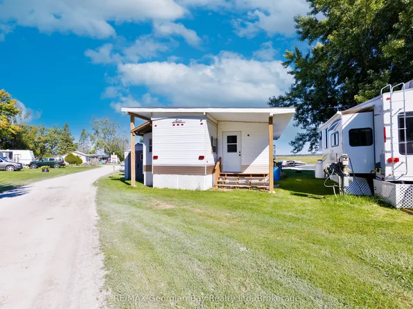 1838 Heron Dr #14, Severn, ON L0K 2C0