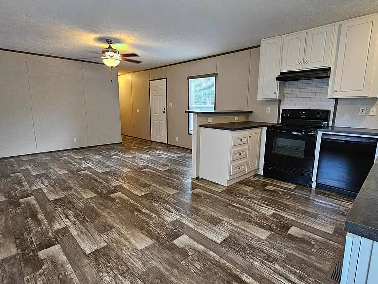2201 S Anna St #36 — Photo 5