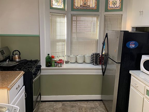 2nd image of 519 Richmond Ave #1