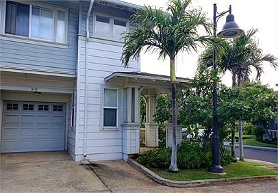 Covered garage with 2 parking(tandem)