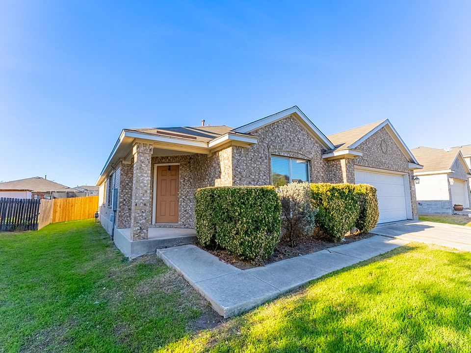 1st image of 268 Bloomsbury Dr