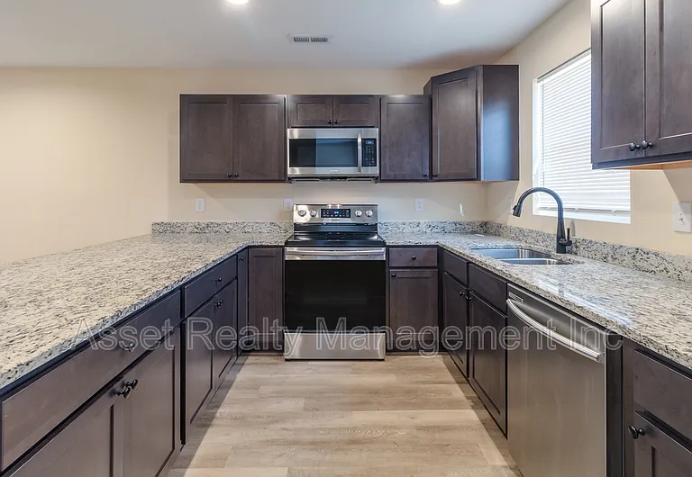 933 Warrior Hill Dr #1 — Photo 3
