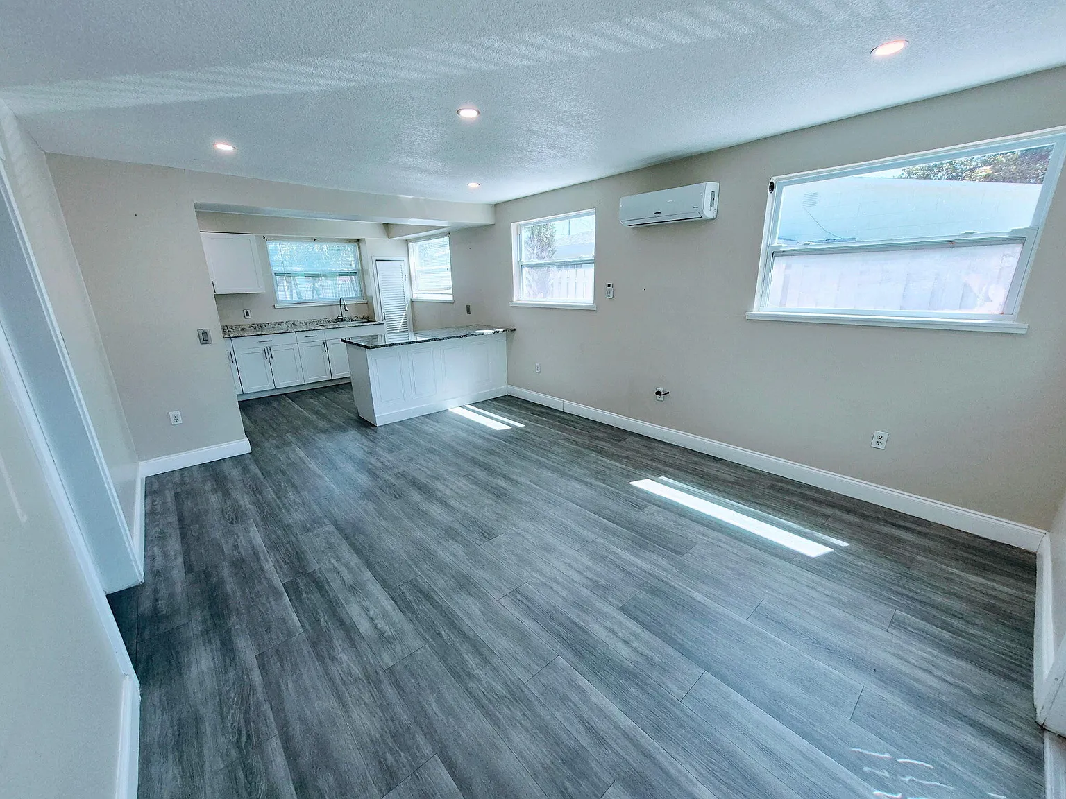 1 bed, 1.0 bath, 400 sqft, $1,780 — Photo 2