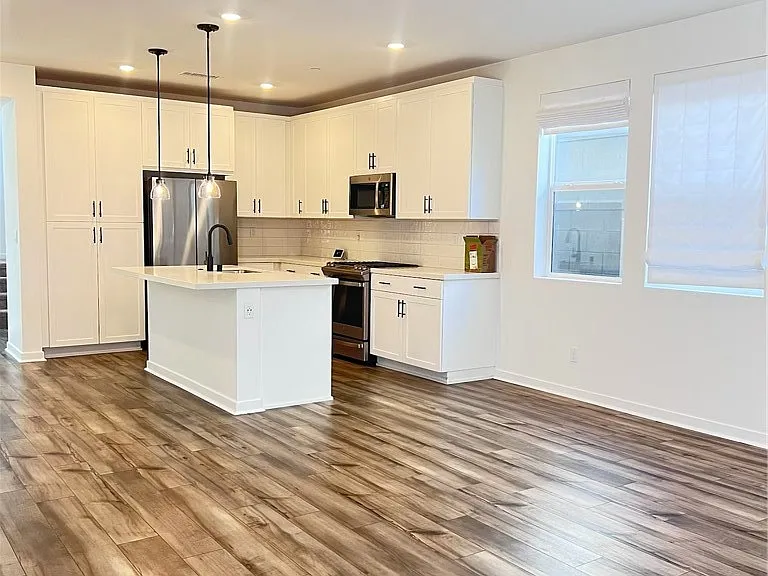4055 Pomelo Dr — Photo 2