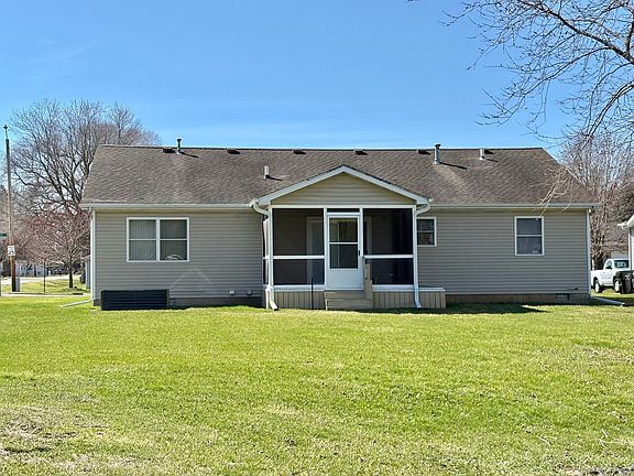 2nd image of 2100 Fox Chase Dr