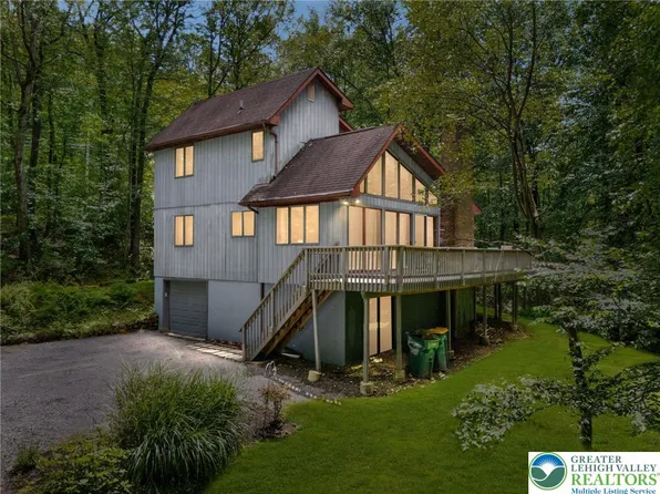 2256 Woodhaven Dr, Saylorsburg, PA 18353
