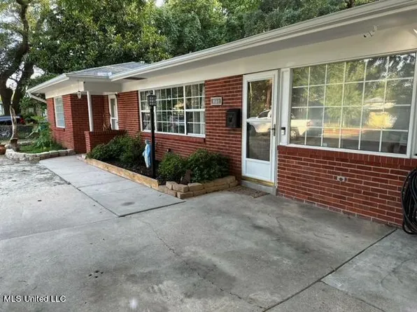 175 Saint Charles Ave, Biloxi, MS 39530
