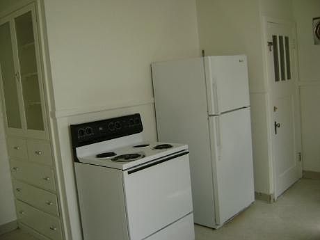 3rd image of 1025 Idaho Ave #B