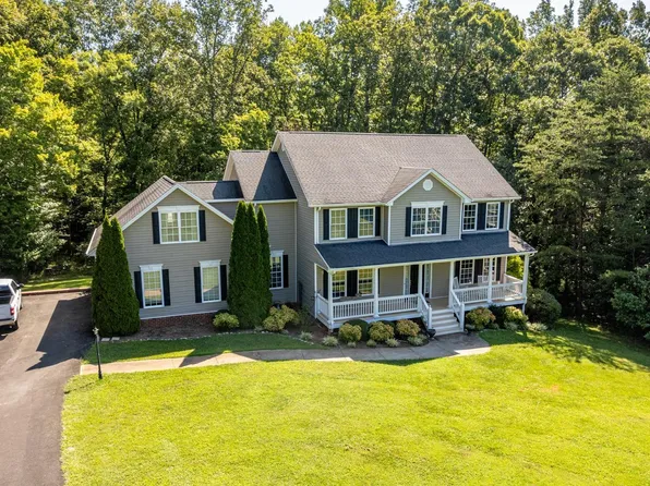 1090 Steeplechase Dr, Evington, VA 24550