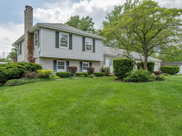 3009 E Lake Dr S, Elkhart, IN 46514