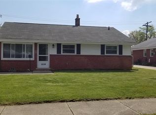 18149 Matthews St, Riverview, MI 48193