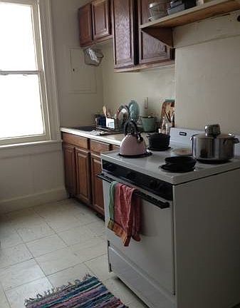 3rd image of 120 1st St APT 4