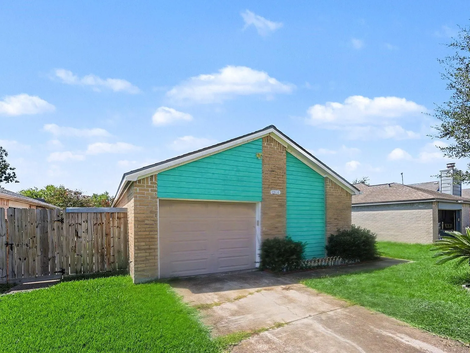 2 bed, 1.0 bath, $1,475 — Photo 2