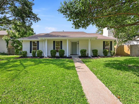 2nd image of 2604 Peppertree Pl