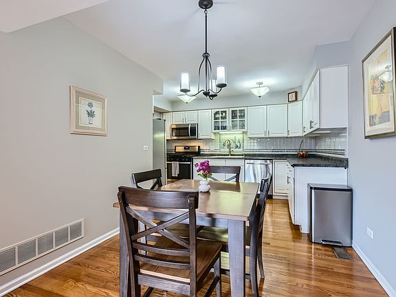 3rd image of 15945 Blackwater Ct