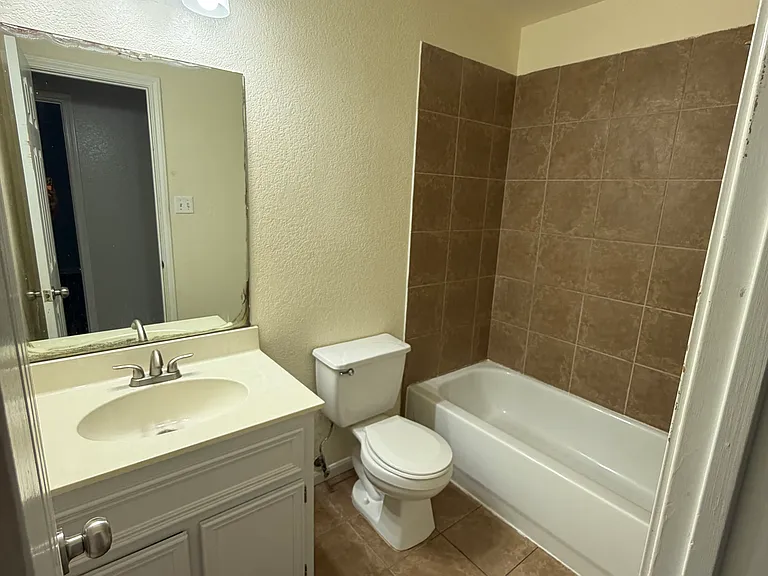 1205 Nicholas Cir #B — Photo 6