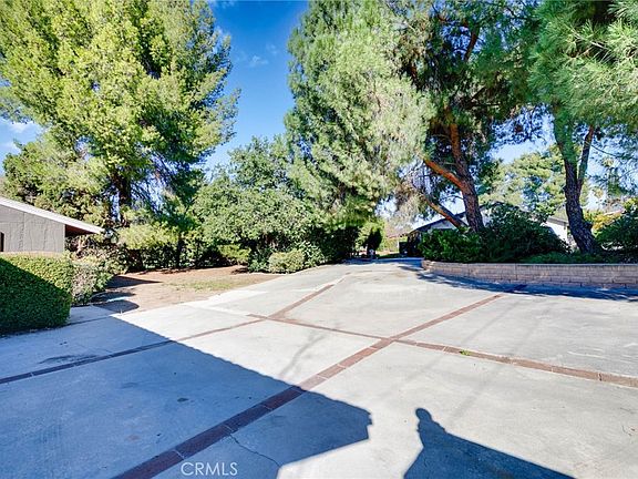 5th image of 27411 Santa Fe St