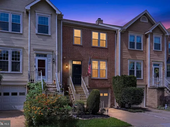 7749 Black Horse Ct, Manassas, VA 20109