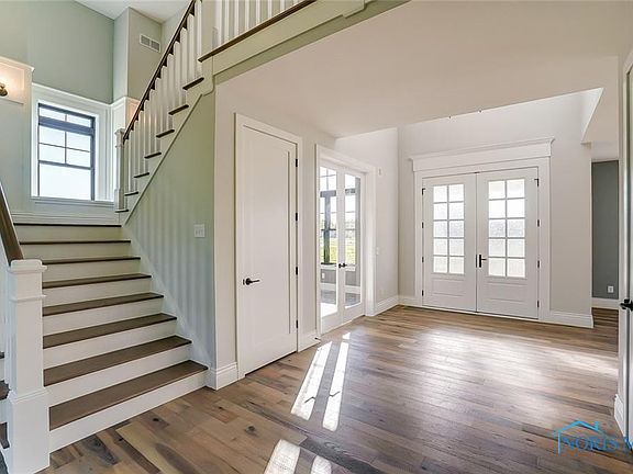 3rd image of 4237 Thornbury Ct