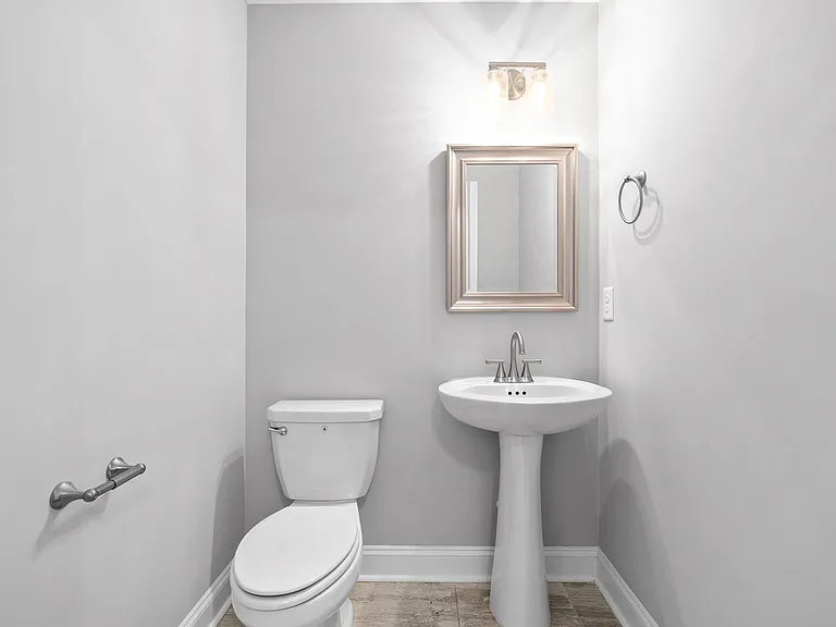 3482 Southwood Dr — Photo 4