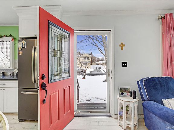 2nd image of 9 Amherst Road