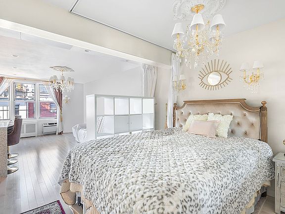 2nd image of 130 Hicks St APT 5A