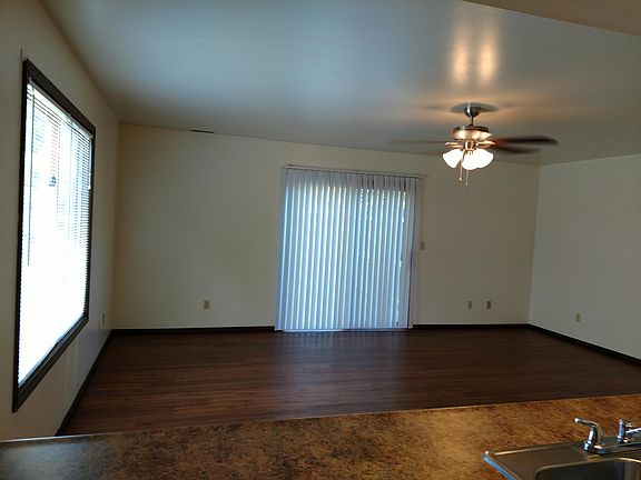 3rd image of 508 N Beadle Dr