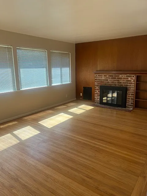 3 bed, 1159 sqft, $2,950 — Photo 2