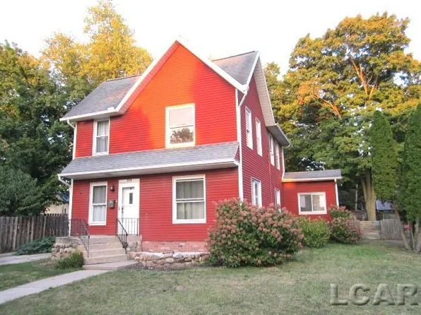 209 Oak St, Hudson, MI 49247