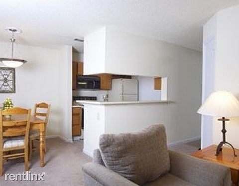 Martinez GA Corporate Housing at Ridgecrest Apartments 4