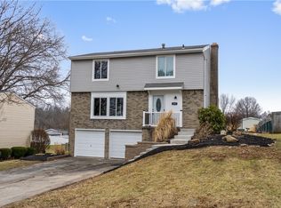 227 Navaho Dr, Greensburg, PA