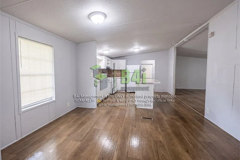 3 bed, 2.0 bath, 1512 sqft, $1,595 — Photo 3