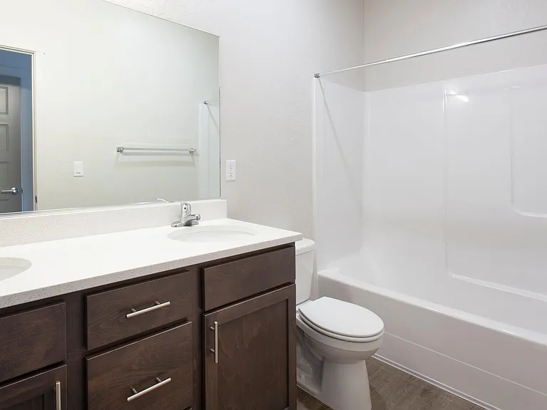 Prairie Pointe Apartments and Townhomes — Photo 62