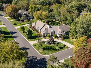 3108 Heritage Oaks Cir, Oak Brook, IL 60523