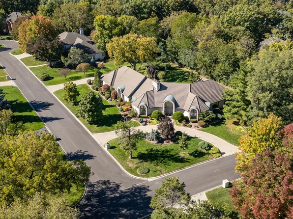 3108 Heritage Oaks Cir, Oak Brook, IL 60523