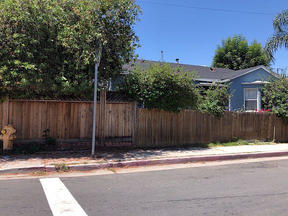 3rd image of 1041 N Avenue 51