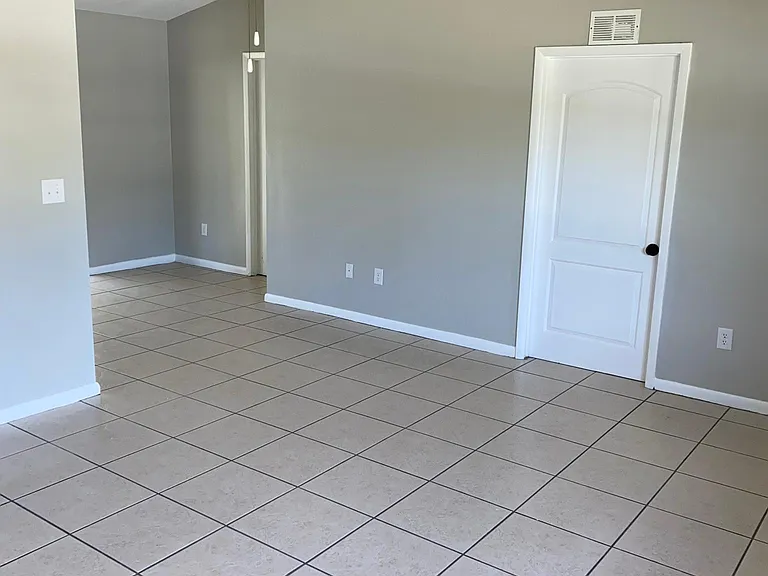 622 Lemans Dr — Photo 6
