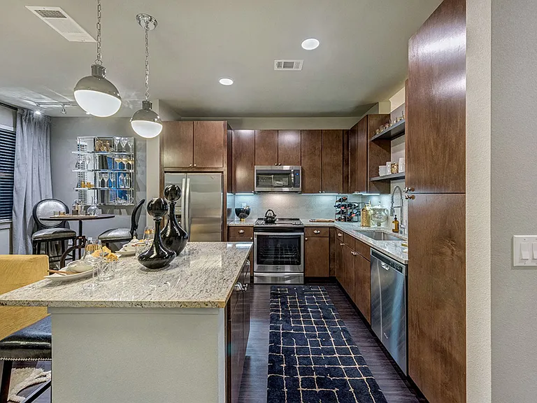 Berkshire Auburn — Photo 6