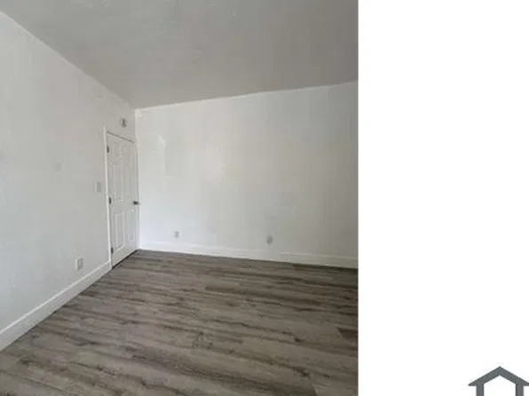 676 SW 2nd St, Miami, FL