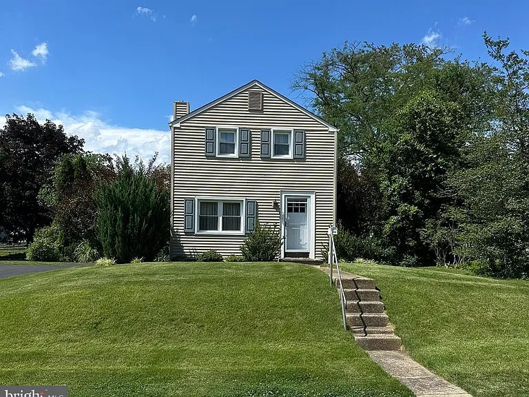 217 Lyster Rd — Photo 33
