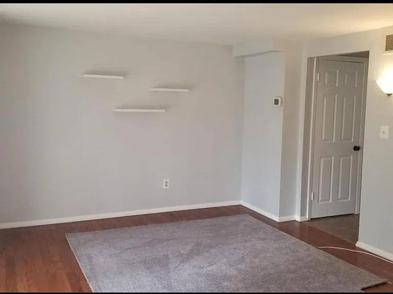 5468 Endicott Ln — Photo 7